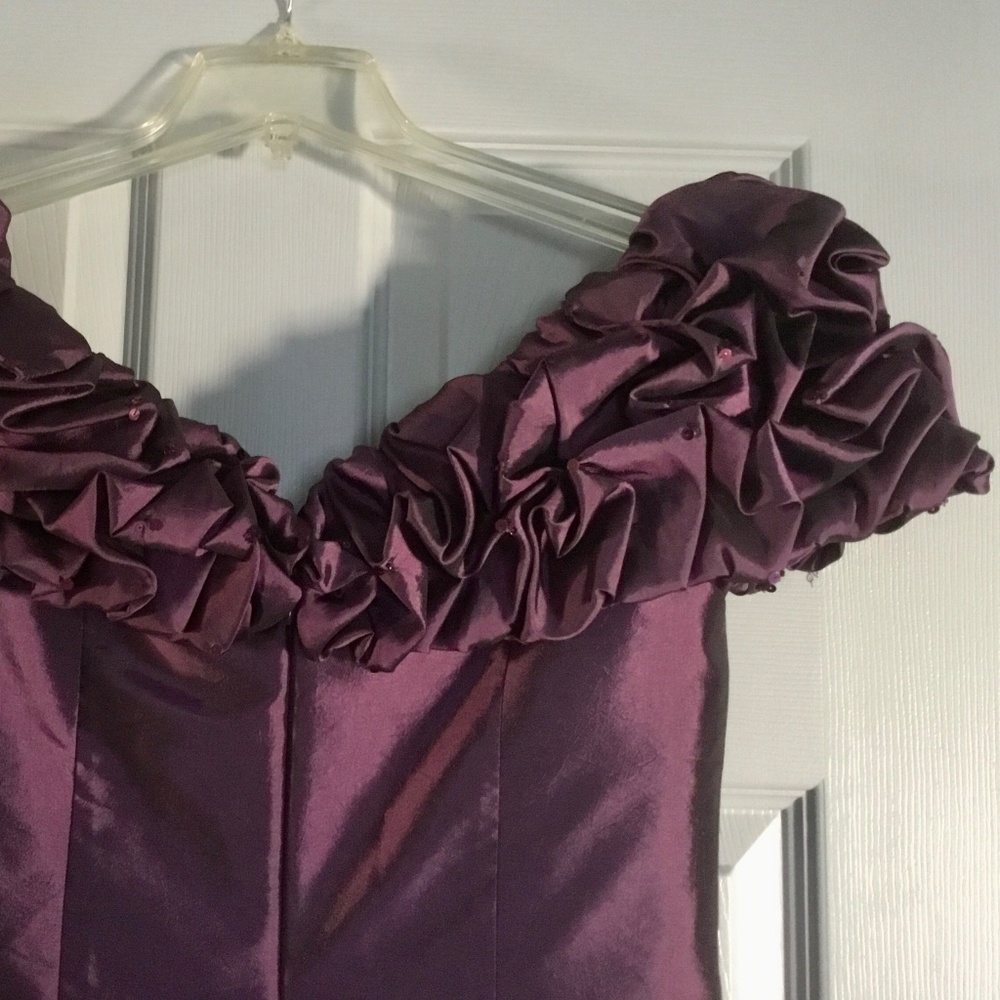 Daymor Couture Mother Bride or Groom Ruffle Off Shoulder Mermaid Gown Size 6 NWT - Picture 6 of 10